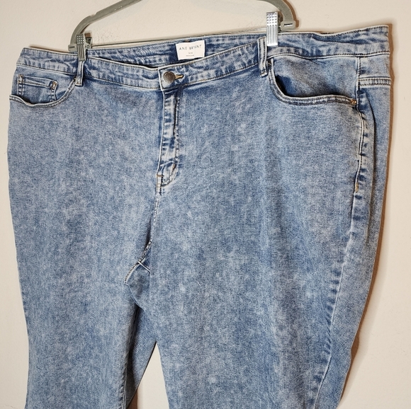 Lane Bryant Crop Jeans.  Women's plus size 34/36. 6X. Stretch denim - Picture 14 of 16